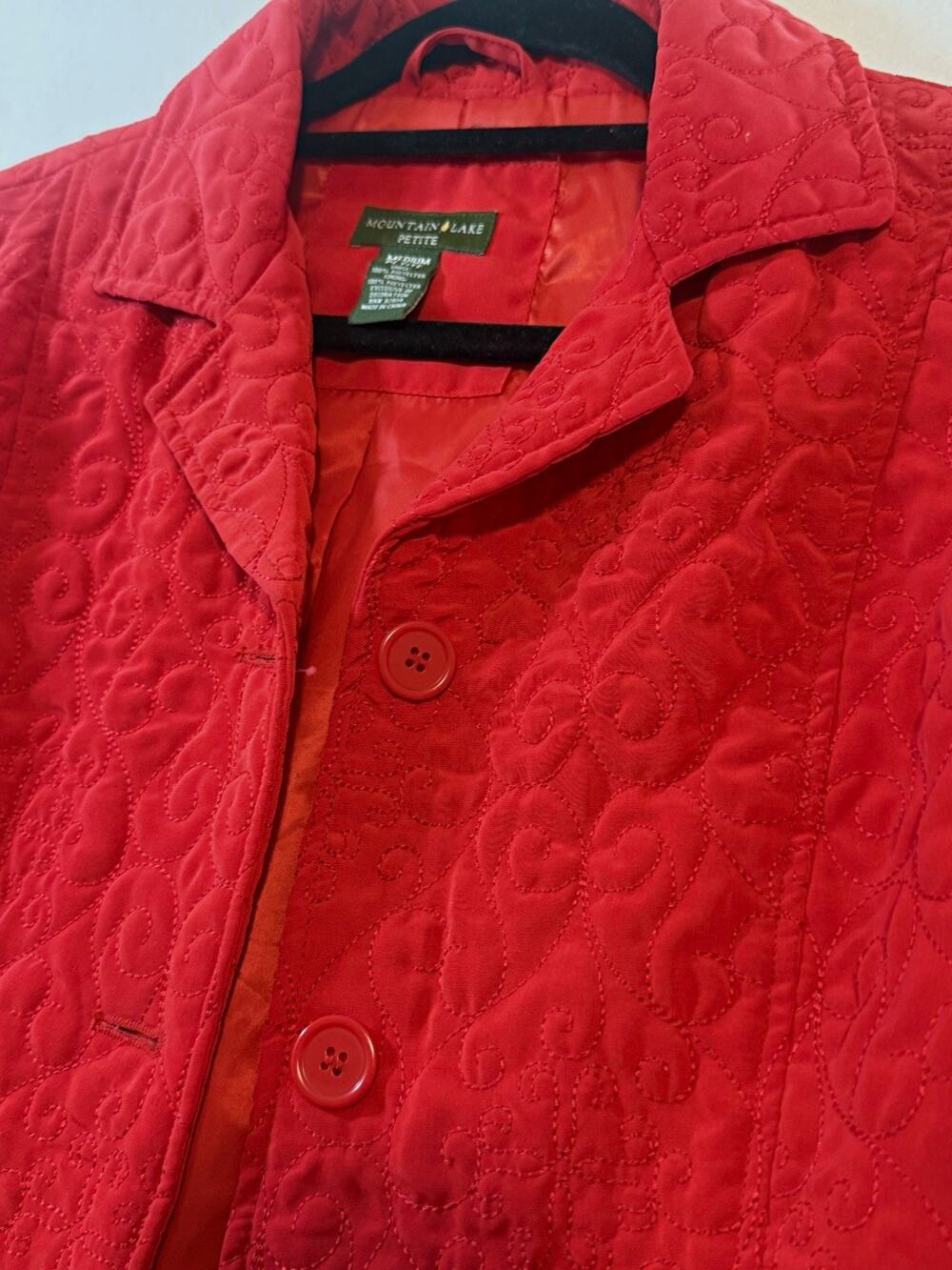 Mountain Lake Women’s PM Petites Red Quilted Button Front Lined Short Jacket